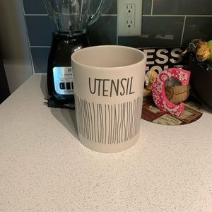 Pier One Stonewear Utility Holder